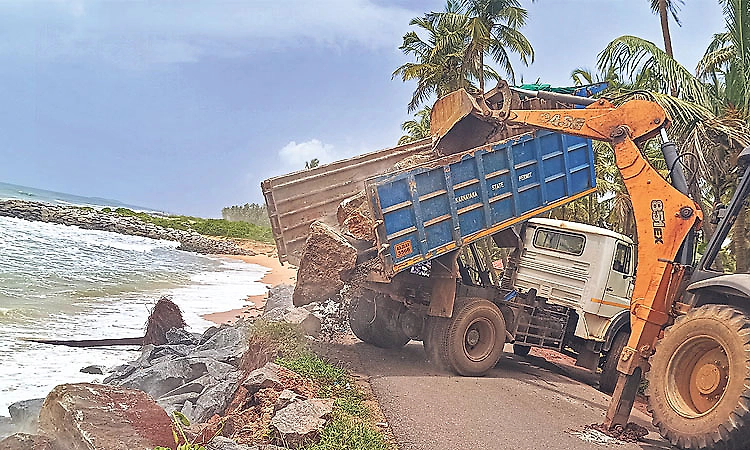 Severe coastal erosion intensifies at Mattu Beach; temporary protection work begins