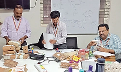 ಬೆಂಗಳೂರಿನ ಪ್ರತಿಷ್ಠಿತ 8 ಕ್ಲಬ್‌ಗಳ ಮೇಲೆ ದಾಳಿ: ಜಿರಳೆ, ಸತ್ತ ಕೀಟಗಳು ಪತ್ತೆ