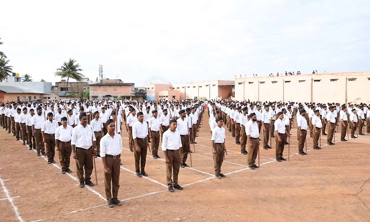 RSS ಪಥಸಂಚಲನದಲ್ಲಿ ಭಾಗಿಯಾದ ಆರೋಪದಲ್ಲಿ ಮುಖ್ಯ ಶಿಕ್ಷಕ ಸೇರಿ ಇಬ್ಬರು ಶಿಕ್ಷಕರ ಅಮಾನತು