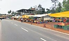 ಮುನಿಯಾಲು ಸಂತೆ: ಕಟ್ಟಡವಿಲ್ಲ, ರಸ್ತೆಬದಿ ಆಸರೆ