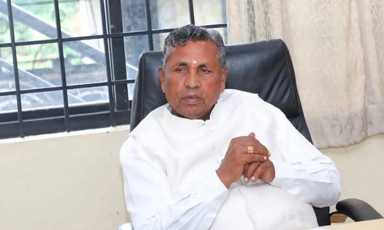 Minister urges private oil companies to sell vehicle LPG at par with PSUs in Karnataka