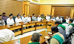 ಕಬ್ಬು ದರ ಬಿಕ್ಕಟ್ಟು: ಬೆಳಗಾವಿಯಲ್ಲಿ ಸಿಎಂ ಮಧ್ಯಸ್ಥಿಕೆಯಲ್ಲಿ ಸಂಧಾನ ಯಶಸ್ವಿ