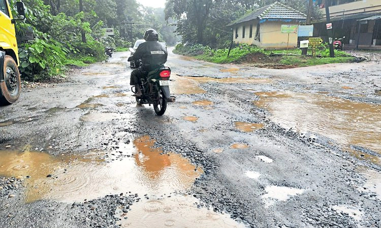 ಕುಪ್ಪೆಟ್ಟಿ - ಉಪ್ಪಿನಂಗಡಿ ರಸ್ತೆ: ಕೇಳುವವರೇ ಇಲ್ಲವೇ?