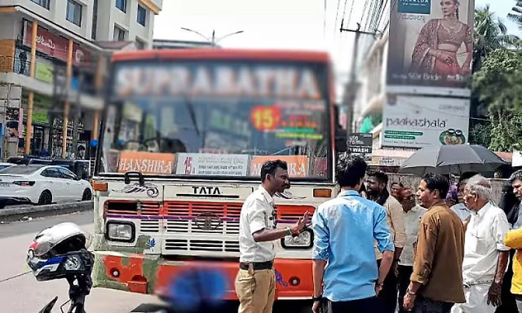 Three injured in accident after private bus hits car in Karnataka's Mandya district