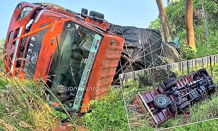 Lorry transporting onions overturns near Ermalu petrol pump