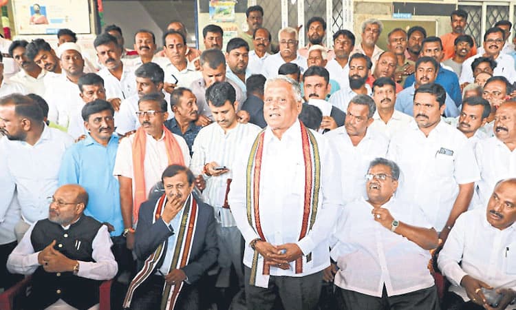 ಸಚಿವ ಸೋಮಣ್ಣ ಎದುರು ಶಾಸಕ ಇಕ್ಬಾಲ್‌ - ನಗರಸಭಾಧ್ಯಕ್ಷ ವಾಗ್ವಾದ!