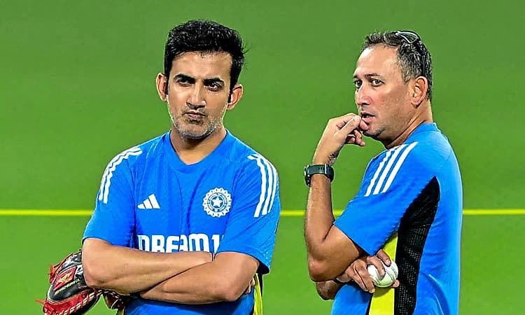 ಗಂಭೀರ್‌ ಸ್ಥಾನಕ್ಕೆ ಕುತ್ತು? ಕೋಚ್‌ ಸ್ಥಾನಕ್ಕೆ ಮಾಜಿ ಆಟಗಾರನನ್ನು ಸಂಪರ್ಕಿಸಿದ ಬಿಸಿಸಿಐ