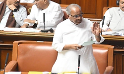 ವಿಧಾನ ಪರಿಷತ್‌ನಲ್ಲಿ ವಂದನಾ ನಿರ್ಣಯಕ್ಕೆ ವಿಘ್ನ: ಭಾರೀ ಗದ್ದಲ