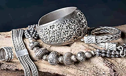 ಒಂದೇ ದಿನ 15000 ಏರಿದ ಬೆಳ್ಳಿ: ಕೇಜಿಗೆ 3.85 ಲಕ್ಷ ರೂ.