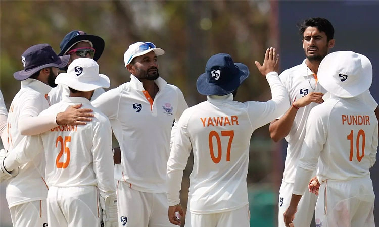  ಚೊಚ್ಚಲ ರಣಜಿ ಟ್ರೋಫಿ  ಗೆದ್ದ ಜಮ್ಮು ಮತ್ತು ಕಾಶ್ಮೀರ:ತವರಲ್ಲೇ ಕರ್ನಾಟಕಕ್ಕೆ ಮುಖಭಂಗ