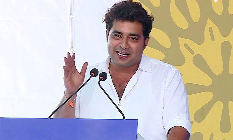 ಇತಿಹಾಸವನ್ನು ಸಮಗ್ರವಾಗಿ ಅರ್ಥ ಮಾಡಿಕೊಳ್ಳಬೇಕು: ವಿವೇಕ್‌ ಆಳ್ವ