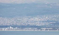 Iran; ಯುಎಇ,ಕುವೈತ್,ಬಹ್ರೇನ್‌ನ ಅಮೆರಿಕ ಸೇನಾ ನೆಲೆಗಳ ಮೇಲೆ ಇರಾನ್ ಪ್ರತಿ ದಾಳಿ! 