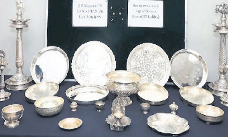 ಪತಿಯ ಕ್ಯಾನ್ಸರ್‌ ಚಿಕಿತ್ಸೆಗಾಗಿ ಕೆಲಸಕ್ಕಿದ್ದ ಮನೆಯಲ್ಲಿ ಪತ್ನಿಯಿಂದ ಕಳ್ಳತನ