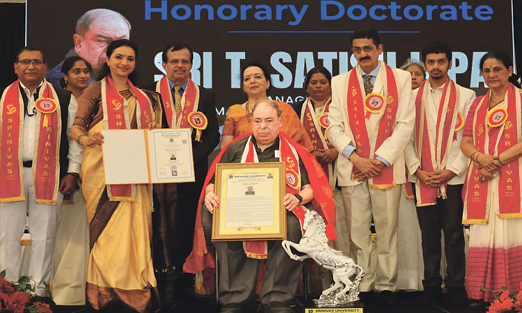 ಮಂಗಳೂರು: ಟಿ. ಸತೀಶ್‌ ಯು. ಪೈ ಅವರಿಗೆ ಶ್ರೀನಿವಾಸ ವಿವಿ ಗೌರವ ಡಾಕ್ಟರೇಟ್‌ ಪ್ರದಾನ