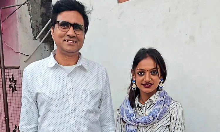 ಲೈಂಗಿಕ ಕಿರುಕುಳದ ಆರೋಪ: ಮೊನಾಲಿಸಾ ವಿರುದ್ಧ ಮಾನನಷ್ಟ ಮೊಕದ್ದಮೆಗೆ ಮುಂದಾದ ಸನೋಜ್ ಮಿಶ್ರಾ