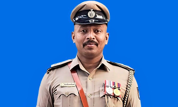 Bhatkal ಪಿಎಸ್‌ಐ ನವೀನ್ ನಾಯ್ಕ ಅವರಿಗೆ 'ಮುಖ್ಯಮಂತ್ರಿ ಬಂಗಾರದ ಪದಕ'ದ ಗೌರವ