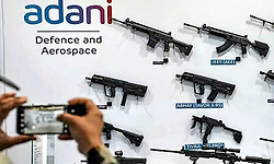 ಅದಾನಿ ಕಂಪನಿಯಿಂದ ಸೇನೆಗೆ 2000 ‘ಪ್ರಹಾರ್’ ಬಂದೂಕು ಹಸ್ತಾಂತರ