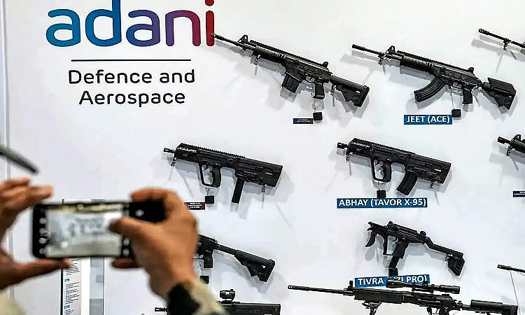 ಅದಾನಿ ಕಂಪನಿಯಿಂದ ಸೇನೆಗೆ 2000 ‘ಪ್ರಹಾರ್’ ಬಂದೂಕು ಹಸ್ತಾಂತರ