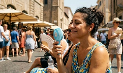 ಮಿತಿ ಮೀರಿದ ಸೆಕೆ: ಫ್ಯಾನ್‌ಗಳಿಗೆ ಭಾರೀ ಬೇಡಿಕೆ