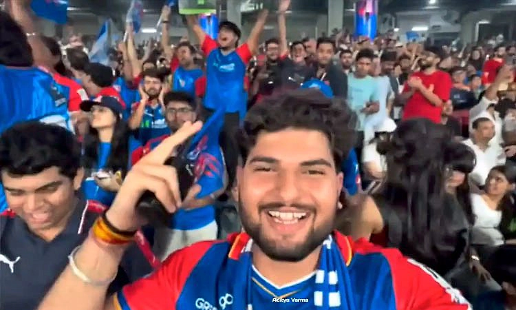 IPL: ಕುಸಿತದ ನಡುವೆಯೂ ಡೆಲ್ಲಿ ಅಭಿಮಾನಿಗಳ ‘49 ಸಂಭ್ರಮ’!