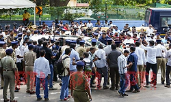 Siddaramaiah supporters protest his decision to step down; emotional scenes outside residence