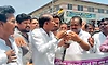 ಸಿಎಂ‌ ಸಿದ್ದರಾಮಯ್ಯನವರ ರಾಜೀನಾಮೆಗೆ ನೊಂದ ಅಭಿಮಾನಿ ವಿಷ ಕುಡಿಯಲು ಯತ್ನ