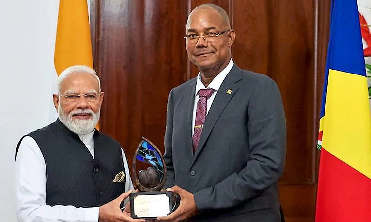 ಪ್ರಧಾನಿ ನರೇಂದ್ರ ಮೋದಿ ಅವರಿಗೆ ಸೆಶೆಲ್ಸ್ ದೇಶದ ಅತ್ಯುನ್ನತ ಗೌರವ ಪ್ರದಾನ