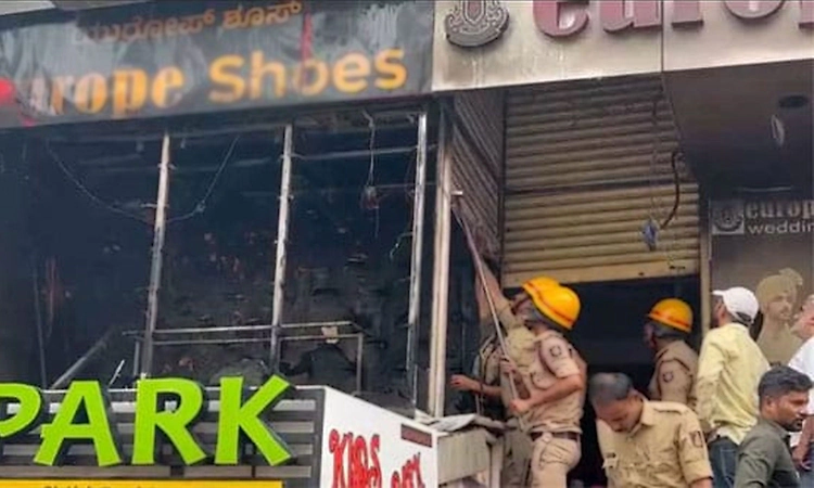 Fire breaks out at shoe store in Mangaluru's Hampankatta, no casualties