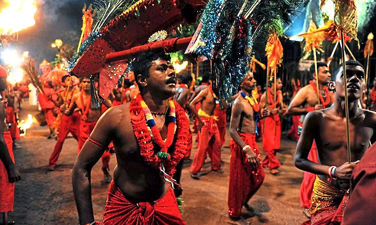 ಶ್ರೀಲಂಕಾ: ಬಿಗಿ ಭದ್ರತೆ ನಡುವೆ ಹಿಂದೂಗಳ ಉತ್ಸವ ಆಚರಣೆ