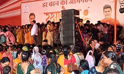 Women jostle for sarees at Raksha Bandhan event; several fall ill