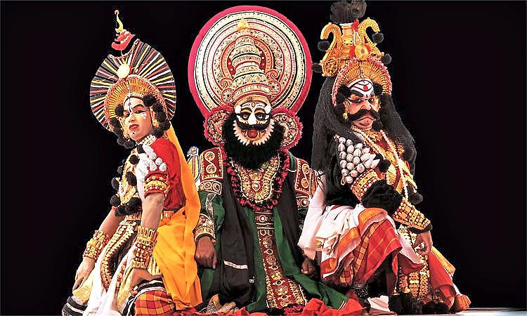 ಮುಂಬಯಿ ಎನ್ನುವುದು ಒಂದು ಮಹಾಲೋಕ-ವಿವಿಧತೆಯ ವನದಲ್ಲಿ ಅರಳಿದ ಯಕ್ಷಗಾನ