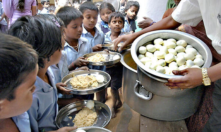 Egg: ವಿದ್ಯಾರ್ಥಿಗಳಿಗೆ ‘ಸಂಜೀವಿನಿ' ಮೊಟ್ಟೆ !