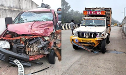 Vitla: Woman killed, three seriously injured in car-pickup collision
