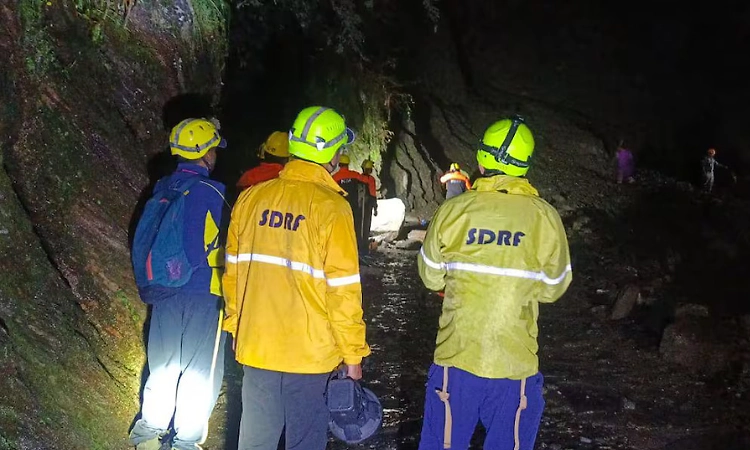 About 15,000 pilgrims stranded along Kedarnath trek route after landslide evacuated