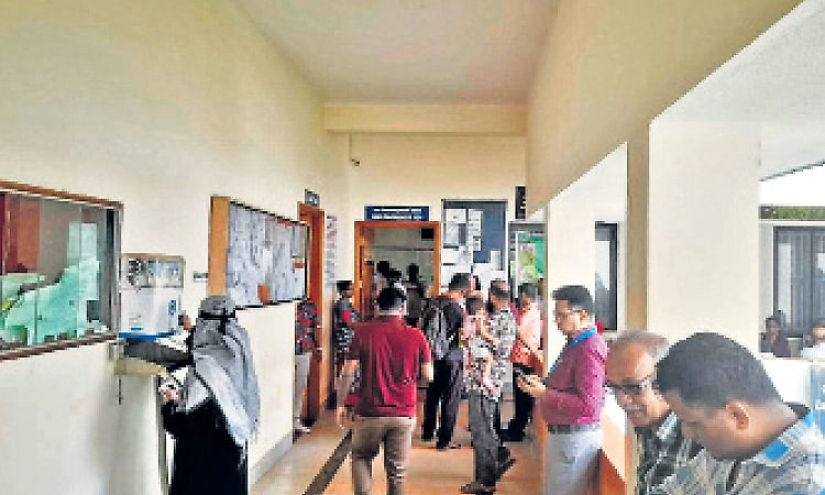 ಉಪನೋಂದಣಿ ಕಚೇರಿ ಅವ್ಯವಸ್ಥೆಯ ಆಗರ