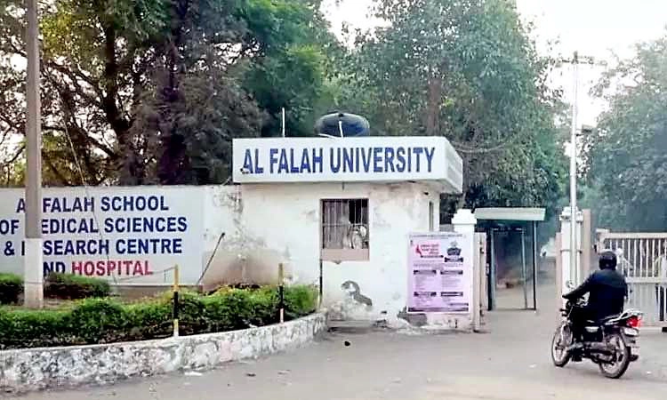 ವಿವಿಯಲ್ಲೇ 2600 ಕೆ.ಜಿ. ಸ್ಫೋಟಕ ಇಟ್ಟಿದ್ದ ಉಗ್ರ! 