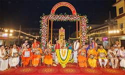 ಶ್ರೀ ಪುತ್ತಿಗೆ ಮಠ ಶ್ರೀ ಕೃಷ್ಣಮಠ: ಪಾರ್ಥ ಸಾರಥಿ ಸುವರ್ಣ ರಥದ ಮೊದಲ ರಥೋತ್ಸವ ಸಂಪನ್ನ