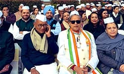 RSS ಹೊಗಳಿಕೆ ವಿವಾದ; ದಿಗ್ವಿಜಯ್ ಸಿಂಗ್‌ಗೆ ಶಶಿ ತರೂರ್ ಬೆಂಬಲ!