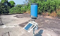 Badagannur: ನಿರ್ವಹಣೆ ಇಲ್ಲದೆ ಕಳಚಿಕೊಂಡ  ಮಳೆ ಮಾಪಕಗಳು!