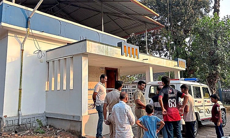 Burglars steal gold jewellery worth Rs 48 lakh from house in Padubidri