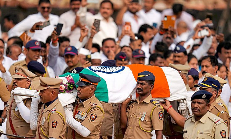 Ajit Dada Amar Rahe...: ಸಕಲ ಸರ್ಕಾರಿ ಗೌರವಗಳೊಂದಿಗೆ ಅಜಿತ್ ಪವಾರ್ ಅಂತ್ಯಕ್ರಿಯೆ