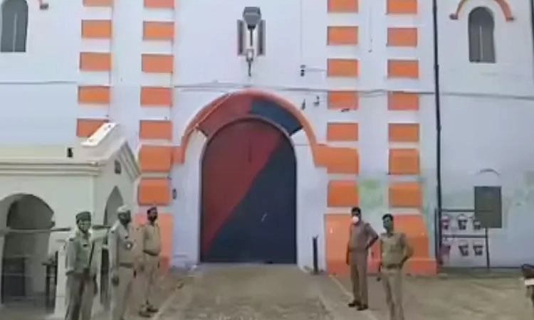 Ayodhya; ಜೈಲಿನಿಂದ ಇಬ್ಬರು ವಿಚಾರಣಾಧೀನ ಕೈದಿಗಳು ಪರಾರಿ!