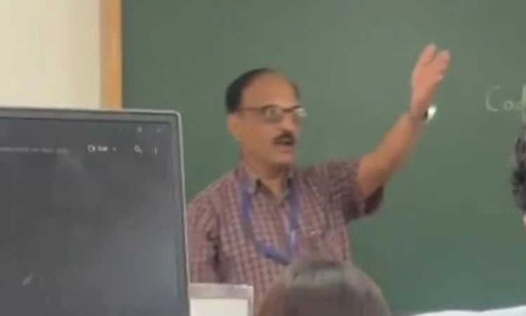 Bengaluru; ವಿದ್ಯಾರ್ಥಿಗೆ ಉ*ಗ್ರ ಎಂದ ಪ್ರೊಫೆಸರ್‌ ವಿರುದ್ಧ ಕೇಸ್‌ ದಾಖಲು