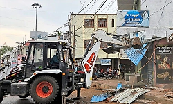 Gangavathi: Footpath encroachment, court registers suo motu case