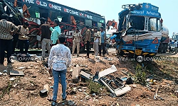 Accident near Trasi Beach: Tourist bus rams into lorry; Three feared dead
