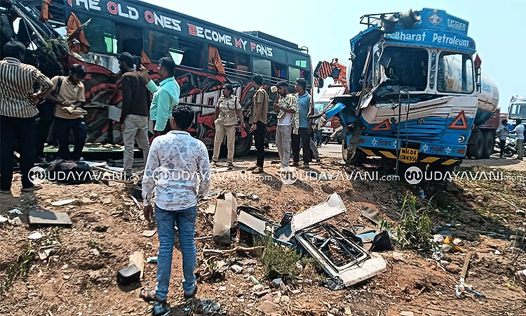 Accident near Trasi Beach: Tourist bus rams into lorry; Three feared dead