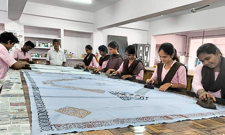 ಗದಗದಲ್ಲಿ ಕೈಮಗ್ಗ ತಂತ್ರಜ್ಞಾನಕ್ಕೆ ಹೊಸ ಬೆಳಕು