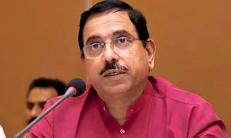 ವಿದ್ಯಾರ್ಥಿ ಆತ್ಮಹತ್ಯೆ ಪ್ರಕರಣ: ಕುಟುಂಬಕ್ಕೆ ನ್ಯಾಯ ಸಿಗುವವರೆಗೂ ಹೋರಾಟ: ಪ್ರಹ್ಲಾದ ಜೋಶಿ