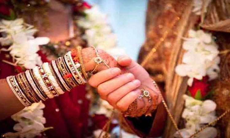 ಪುತ್ರಿ ಮದುವೆಗೂ ಮುನ್ನ ಭಾವಿ ಅಳಿಯನ ಟ್ರಾಫಿಲ್‌ ಚಲನ್‌ ಪರಿಶೀಲಿಸಿದ ತಂದೆ!