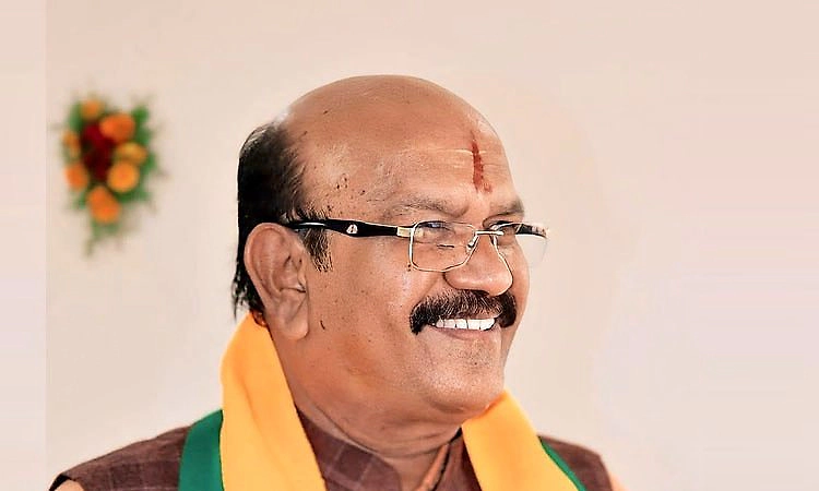 ಸಿಎಂ ಆಗುವ ಆಸೆಯಿಂದ ಪ್ರಿಯಾಂಕ್‌ ಖರ್ಗೆ ಆರ್‌ಎಸ್‌ಎಸ್‌ ಟೀಕೆ ಮಾಡುತ್ತಿದ್ದಾರೆ: ಉಮೇಶ ಜಾಧವ